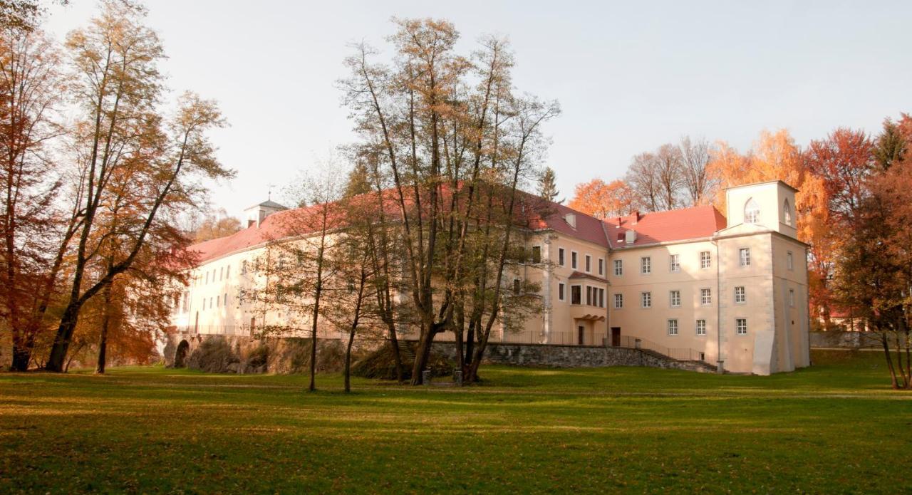 Zamek Na Skale Hotel Trzebieszowice Exterior photo